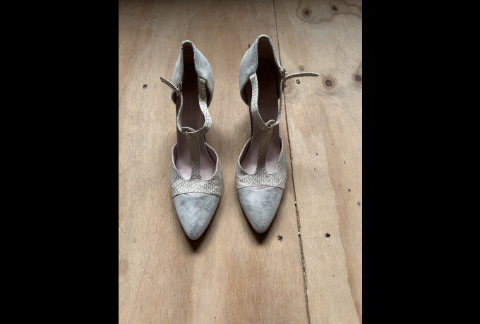 Zilver/witte pumps